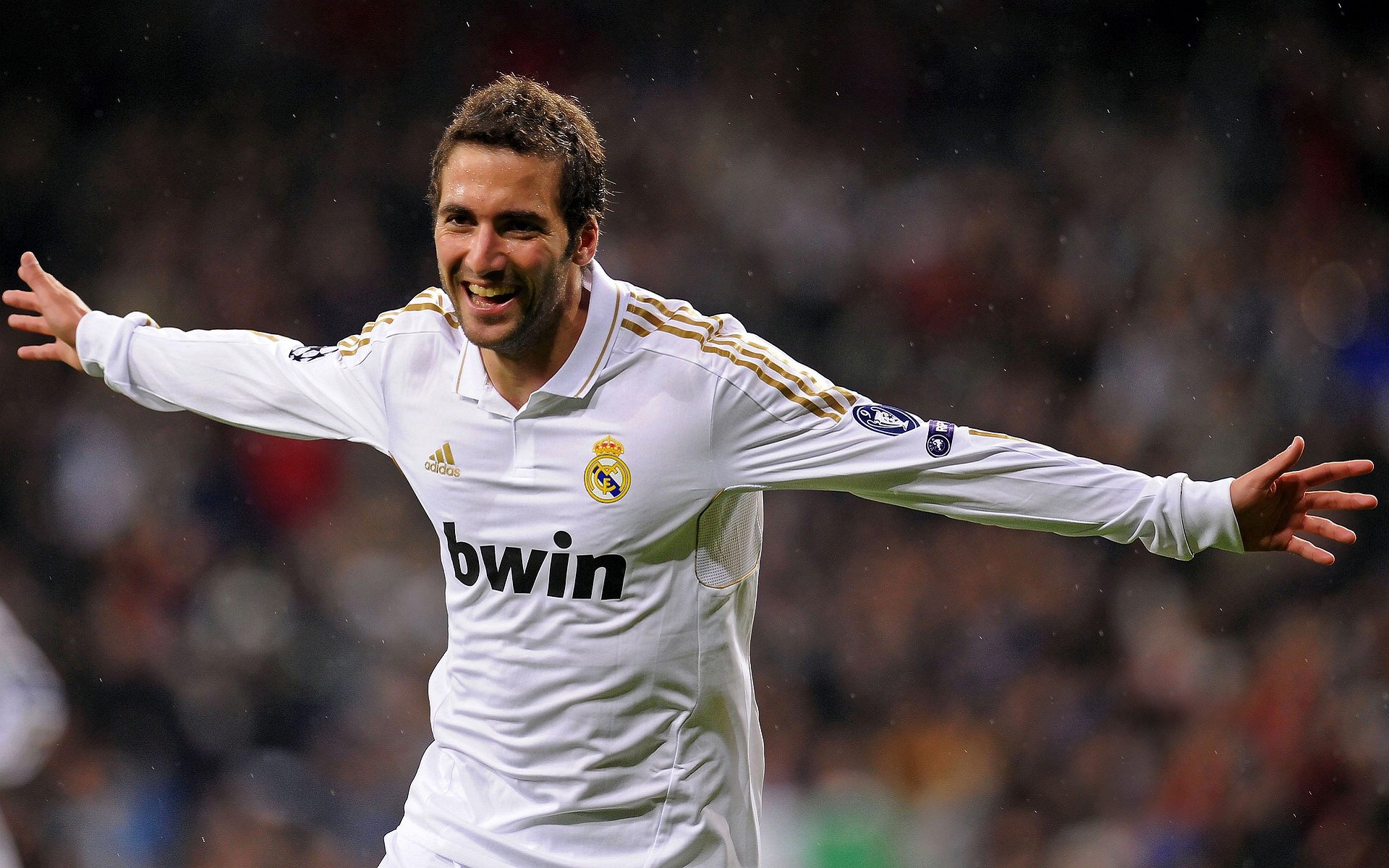 开云体育官网-深圳队轻取广东队，布伦森在英超争冠接管比赛，体育世界里的跨界启示录